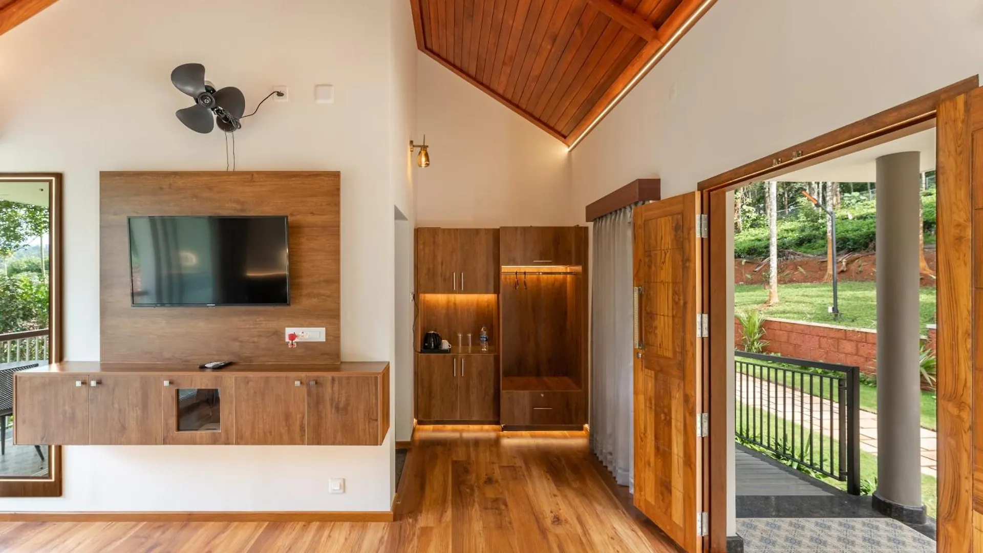 Theyila Wayanad Premium Pool Resort スルタン・バザリー インド