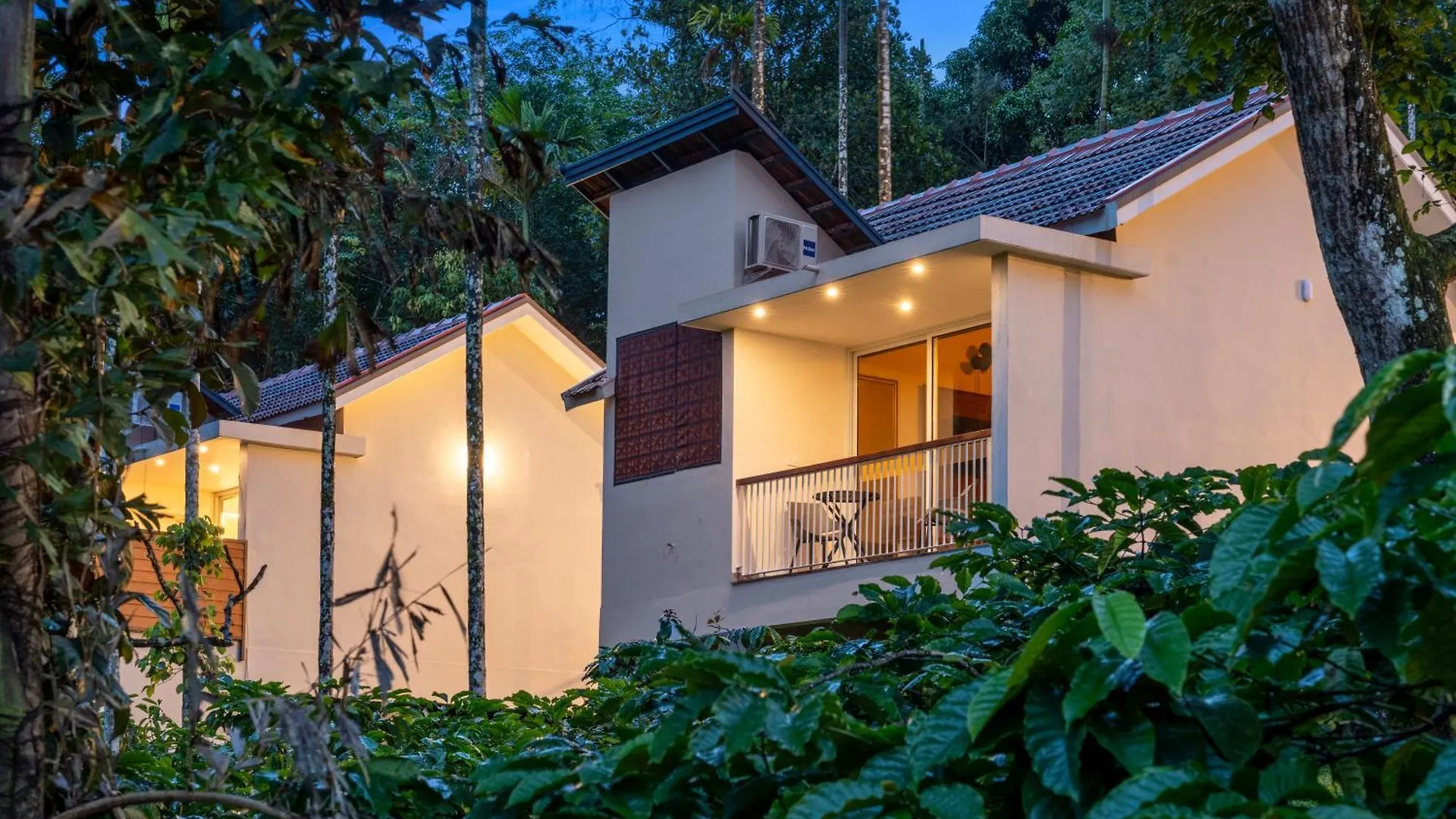 Theyila Wayanad Premium Pool Resort スルタン・バザリー