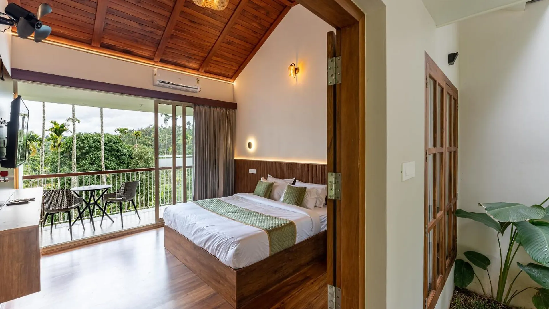 Theyila Wayanad Premium Pool Resort スルタン・バザリー