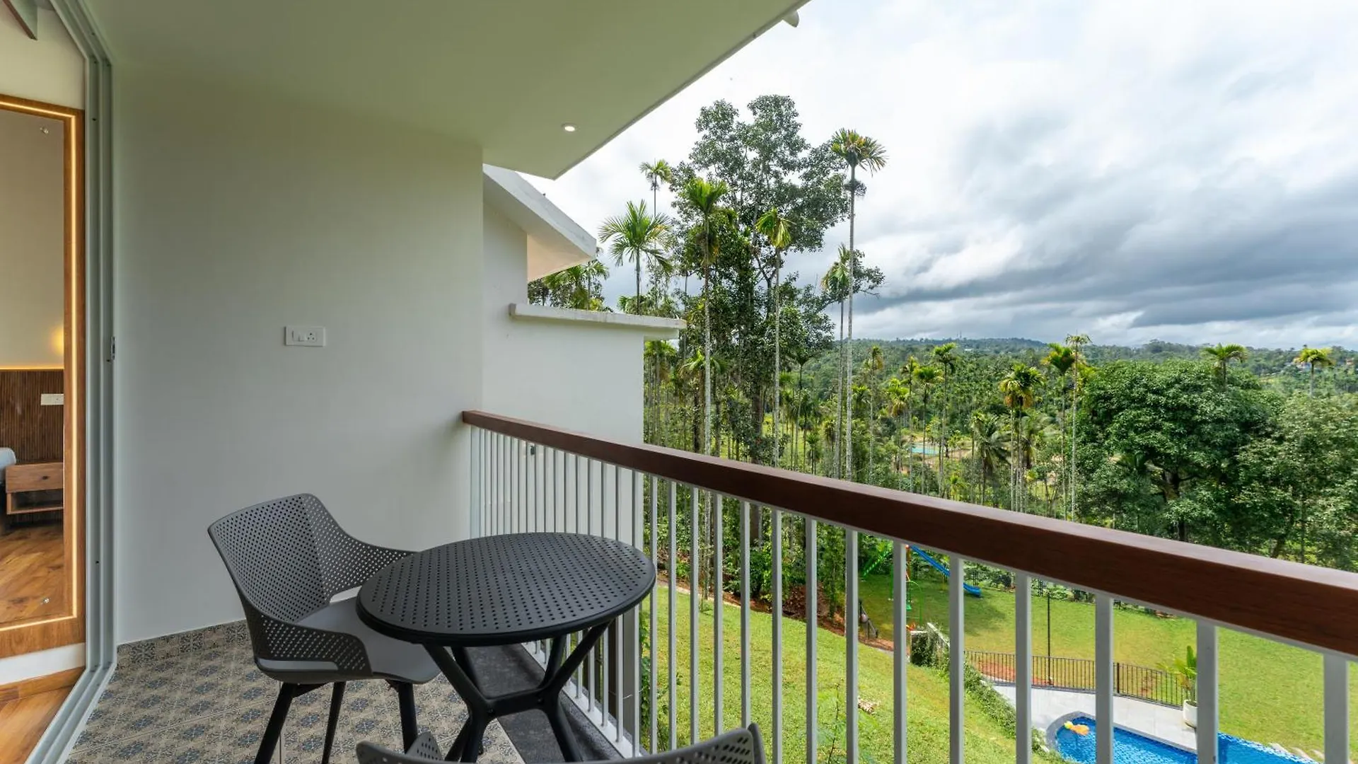 Theyila Wayanad Premium Pool Resort スルタン・バザリー インド