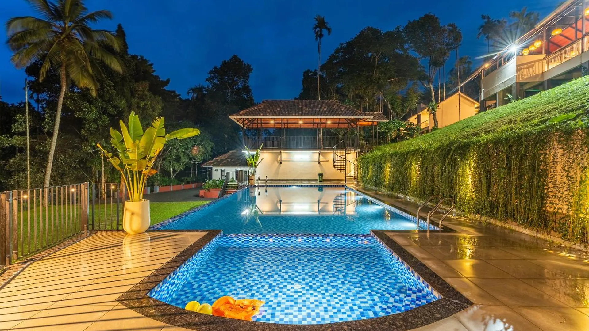 Theyila Wayanad Premium Pool Resort Sultan Bathery Hindistan
