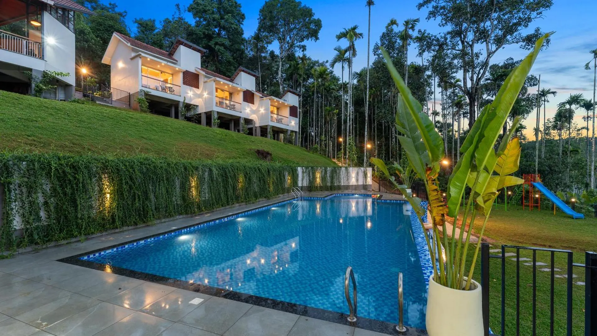 Theyila Wayanad Premium Pool Resort Sultan Bathery Hindistan