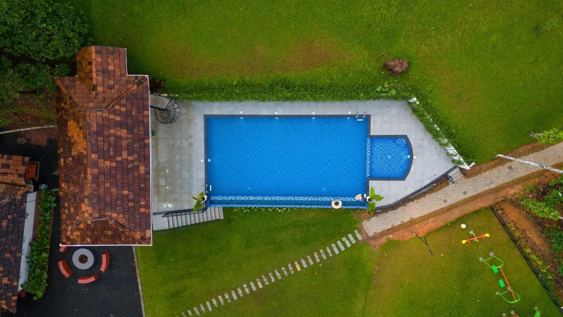 Theyila Wayanad Premium Pool Resort Sultan Bathery